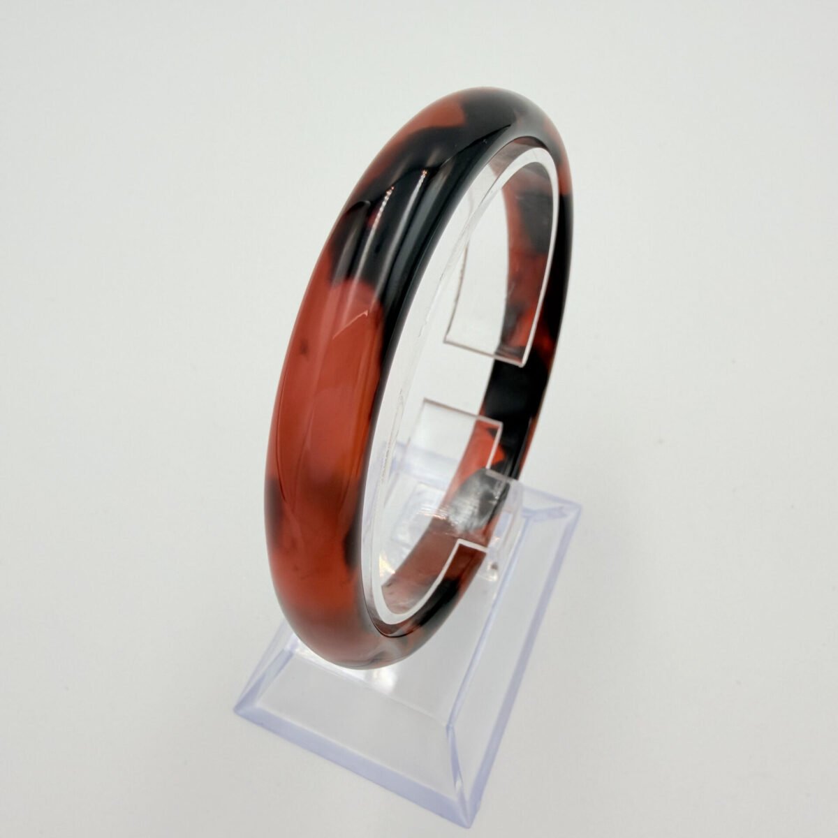Alternative view of Tortoise Shell Patterned Agate Bangle